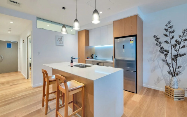 Spacious Mt Eden Apartment