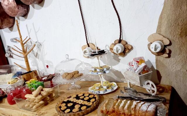 B&B Santu Giuvanni "Un Tuffo Nel Passato Fonnese"