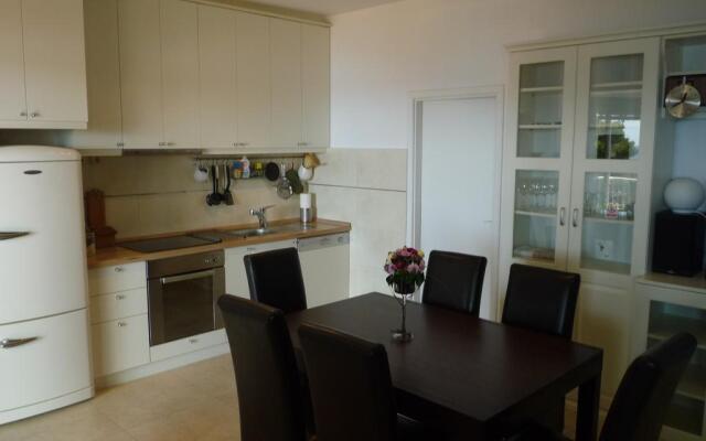 Apartments & Rooms Rose