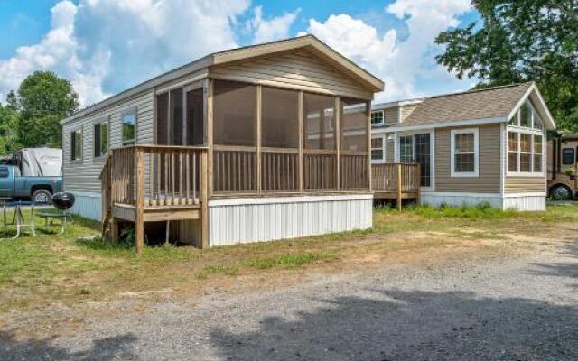 Chestnut Lake Camping Resort Loft Park Model 2