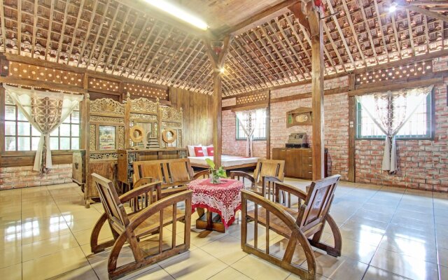 OYO Homes 93598 Omah Baturan Syariah
