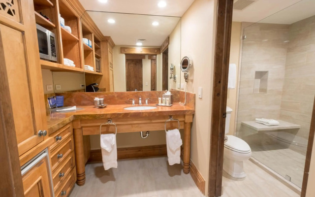 The Chateaux Deer Valley