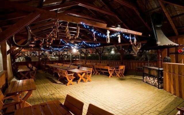 Hotel PRL RZEMIEŚLNIK