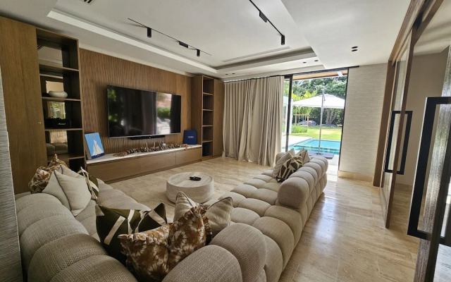 Luxurious 5BR Villa With bbq Pool in Casa de Campo