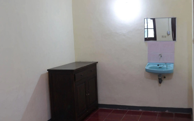 Citrus Tree Rooms - Arik