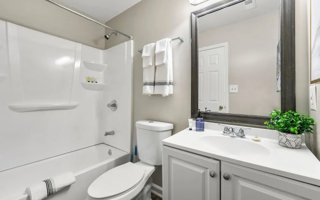 Upper Westside 2BR Free Parking Wi-fi