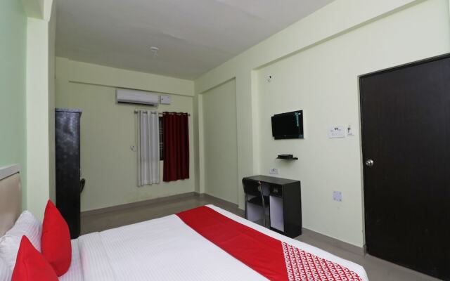 Oyo Flagship 26593 Yug Residency