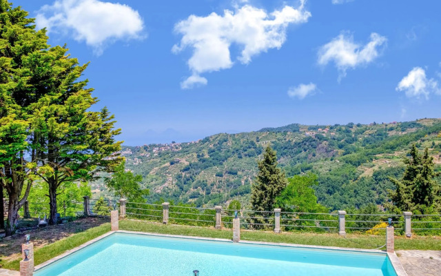 Lavish Sicilian Villa With Pool