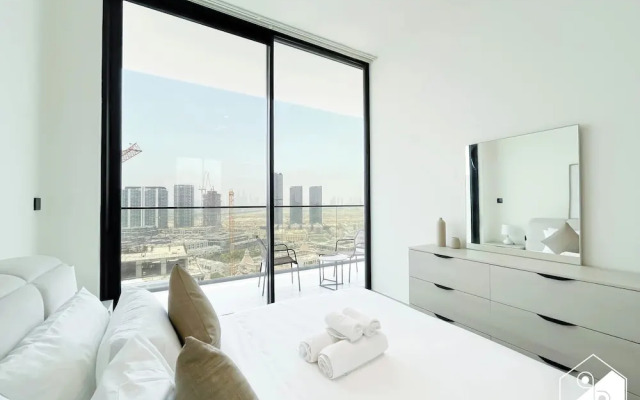 Luxury & Comfort 1B at Binghatti Amber & Balcony