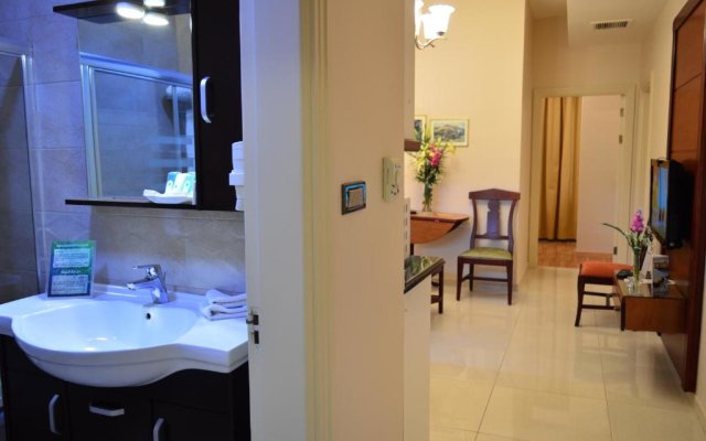 Comfort Hotel Suites