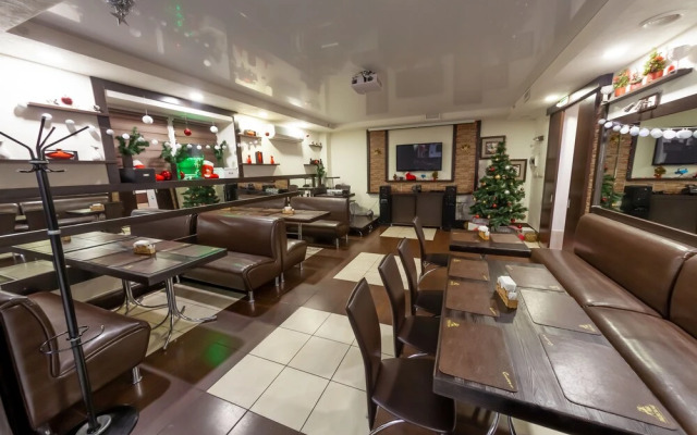 City Hotel