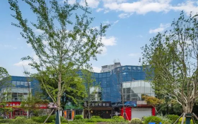 Yilong Anyue Hotel (Shanghai Gutang Road Subway Station Branch)