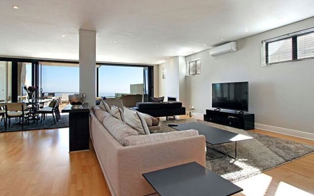 Medburn Views Penthouse