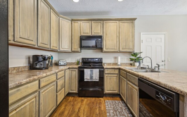 Welcoming Mesquite Condo w/ Pool Access!