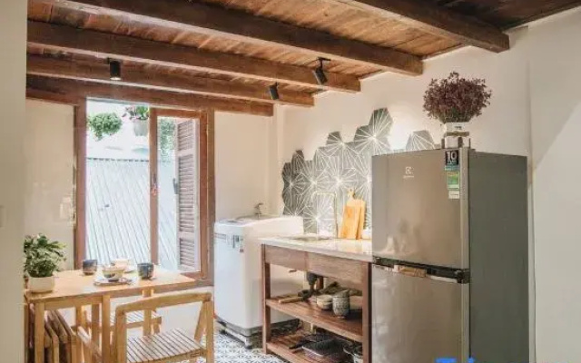The 90s | Super Central Rustic Loft-2 Beds-Free Laundry