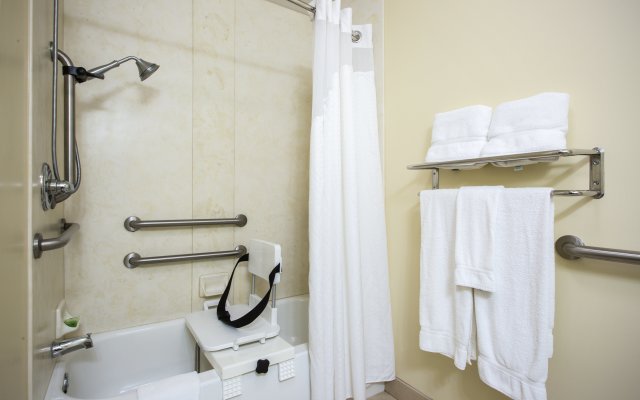 Holiday Inn Express & Suites Vandalia, an IHG Hotel