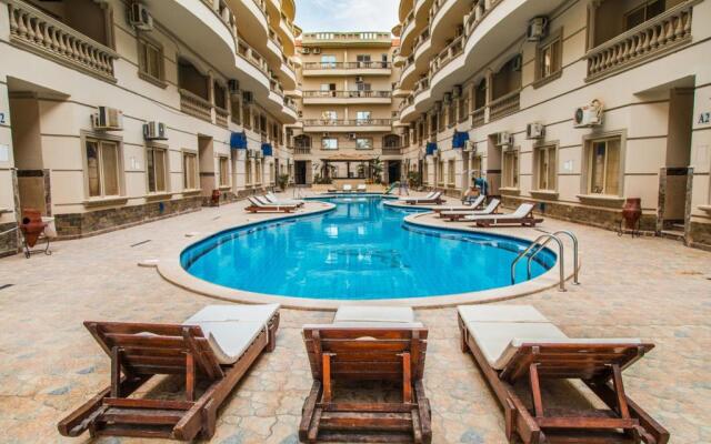 Studio pool view With PrivateBeach Nour Plaza S41