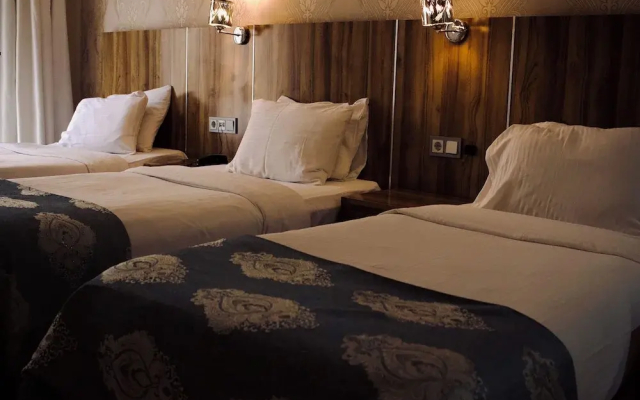 Crystall Hotel
