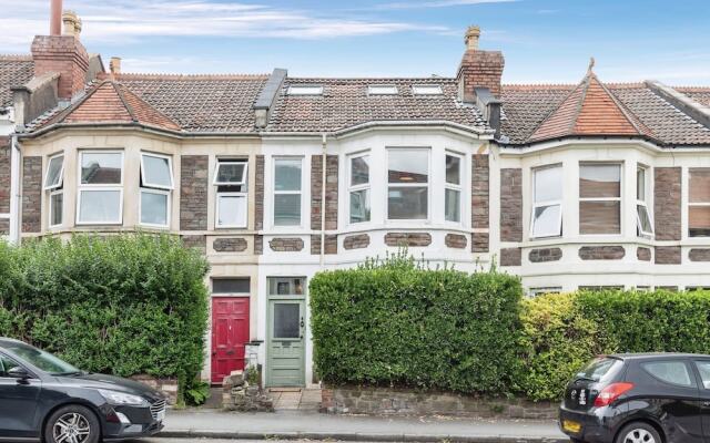 Spacious 6-bed Family Retreat Bristol