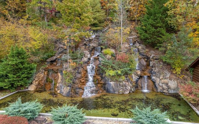 Playhouse Cinema - Four Bedroom Cabin