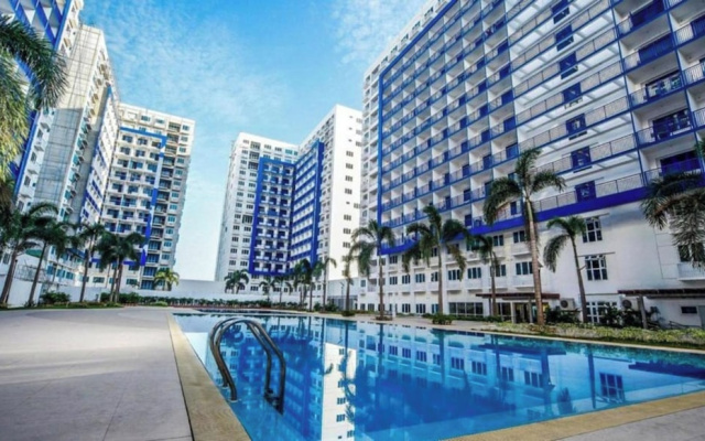 Urban Oasis at A&K Vibes City-View Condo