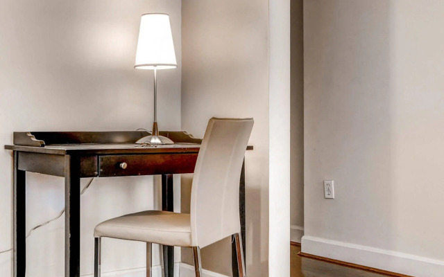 Global Luxury Suites at Main Street