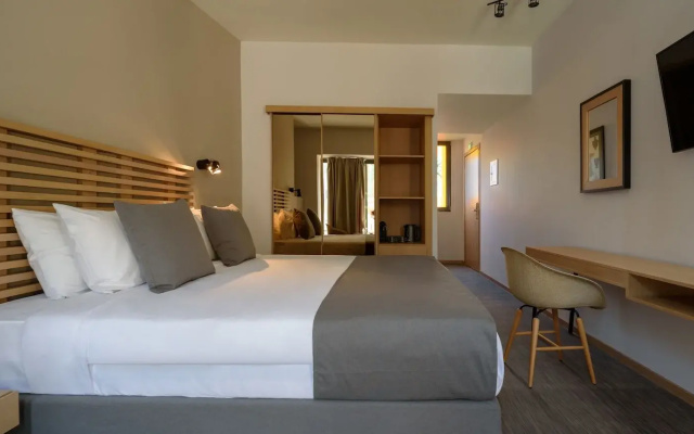 Fos DownTown Suites