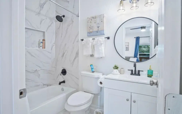 Urban Delight 4br/3ba Near City Center