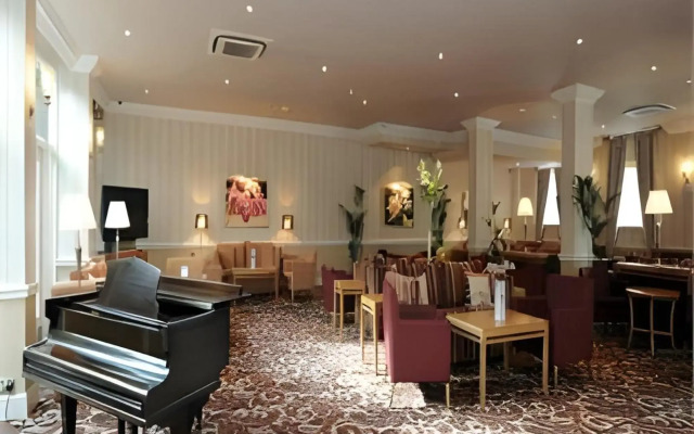 Palm Court Hotel
