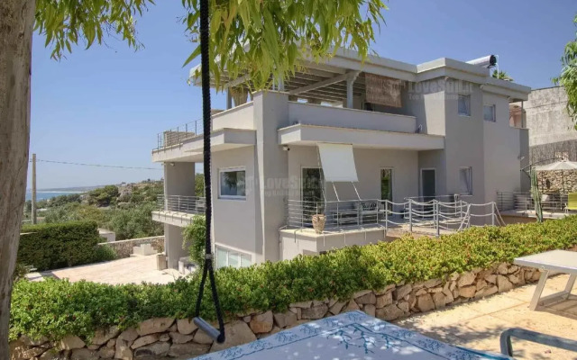 Blue Room - Beach View Villa Controvento