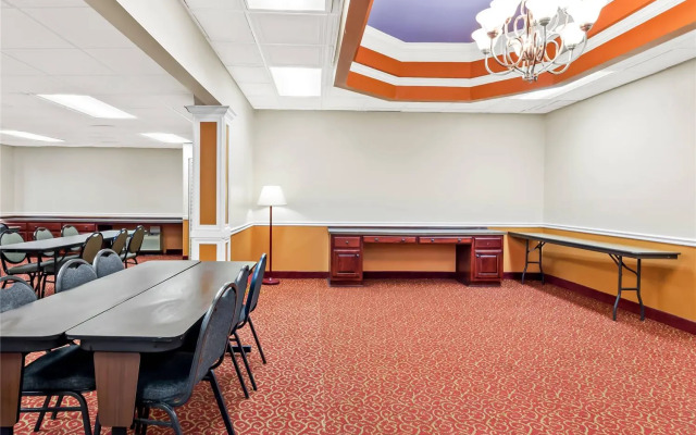 Econo Lodge Mt. Hope - Beckley