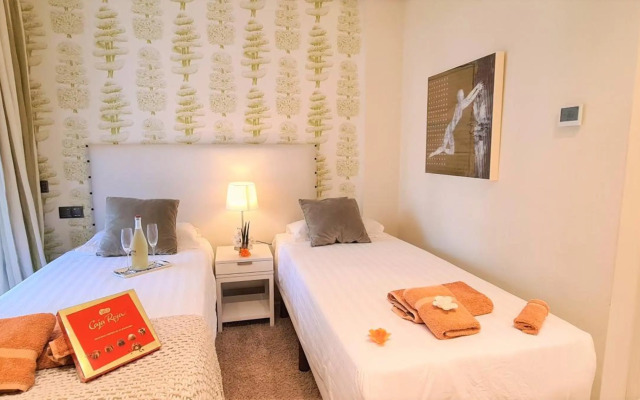 LUXURY APARTMENT FRONTAL BEACH in Doncella Beach