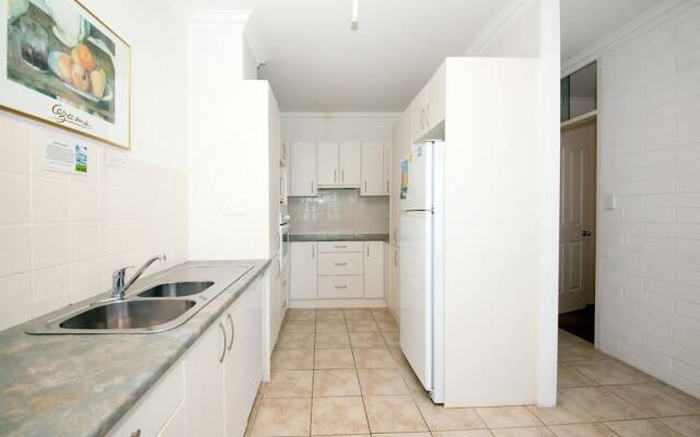 Little Hut, Unit 3, 20 Kurrawa Close