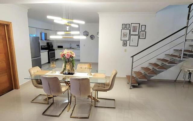Amazing Ocean View Penthouse, 4 Bdrms, 4.5 Bths