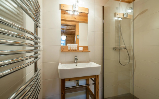 DOUX ABRI - Charming Chalet with Hot tub and Sauna