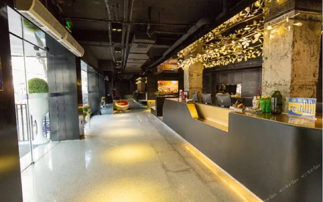 Zsmart Hotel (Beijing West Railway Station North Square)