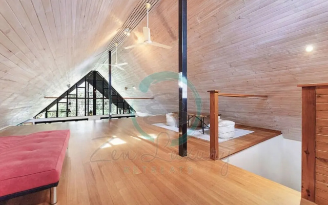 ZENLUX - 3-Story Corporate Golf Retreat