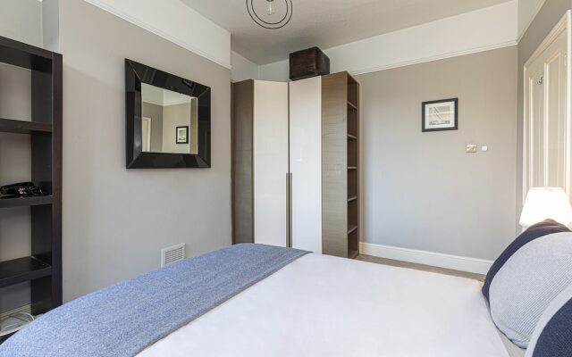 Deluxe 2bed apartment with terrace