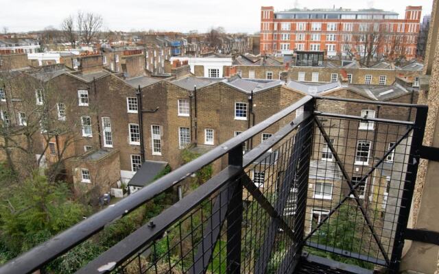 Unique 3 Bedroom Water Tower Home Close To Tube