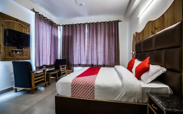 OYO 15074 Neha Regency