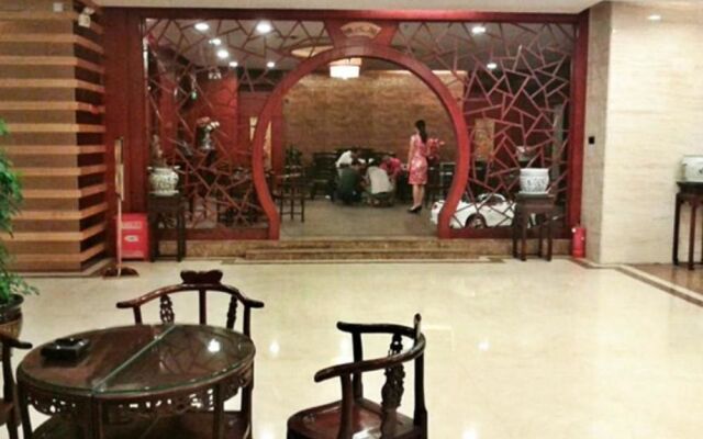 Golden Holiday International Hotel