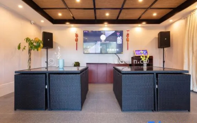 Yichun Huge Hot Spring Holiday Villa