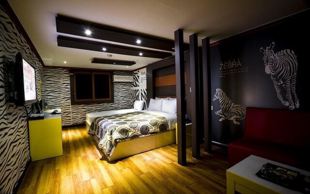 Theme Motel