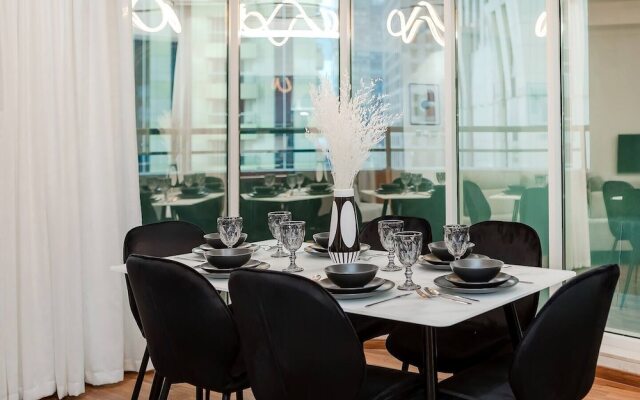 Spacious 2BR apartment in Marina Crown