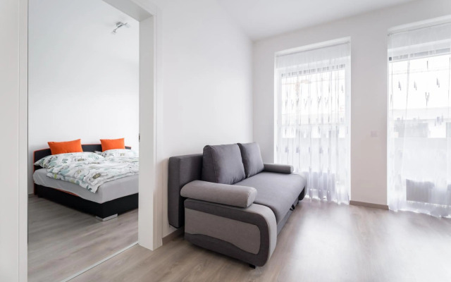 BpR CHIC White Home with Terrace & A/C & Garage