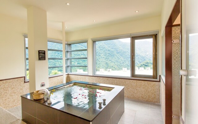 Four Season Beauty Resort