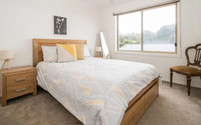 COASTAL VILLA ON BEACHCOMBER NETFLIX Surf Side