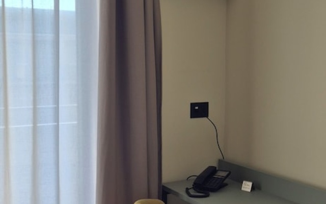 Hotel V7