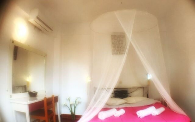 Avra Boutique