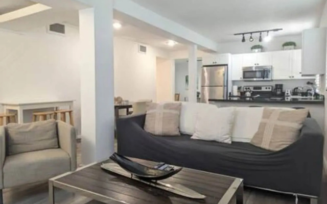 Pool Parking 2 Bedroom Retreat Sleeps 5